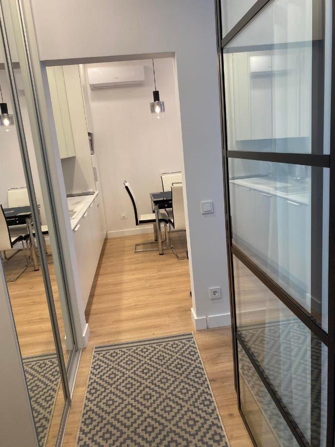 Moder Chic Apartment In Center-Prime Rentals Kaunas Luaran gambar