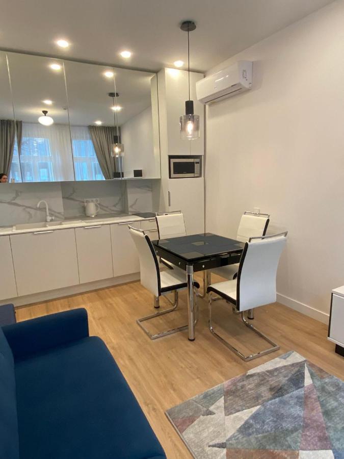 Moder Chic Apartment In Center-Prime Rentals Kaunas Luaran gambar
